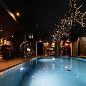 Avenue & Val-d'Isere